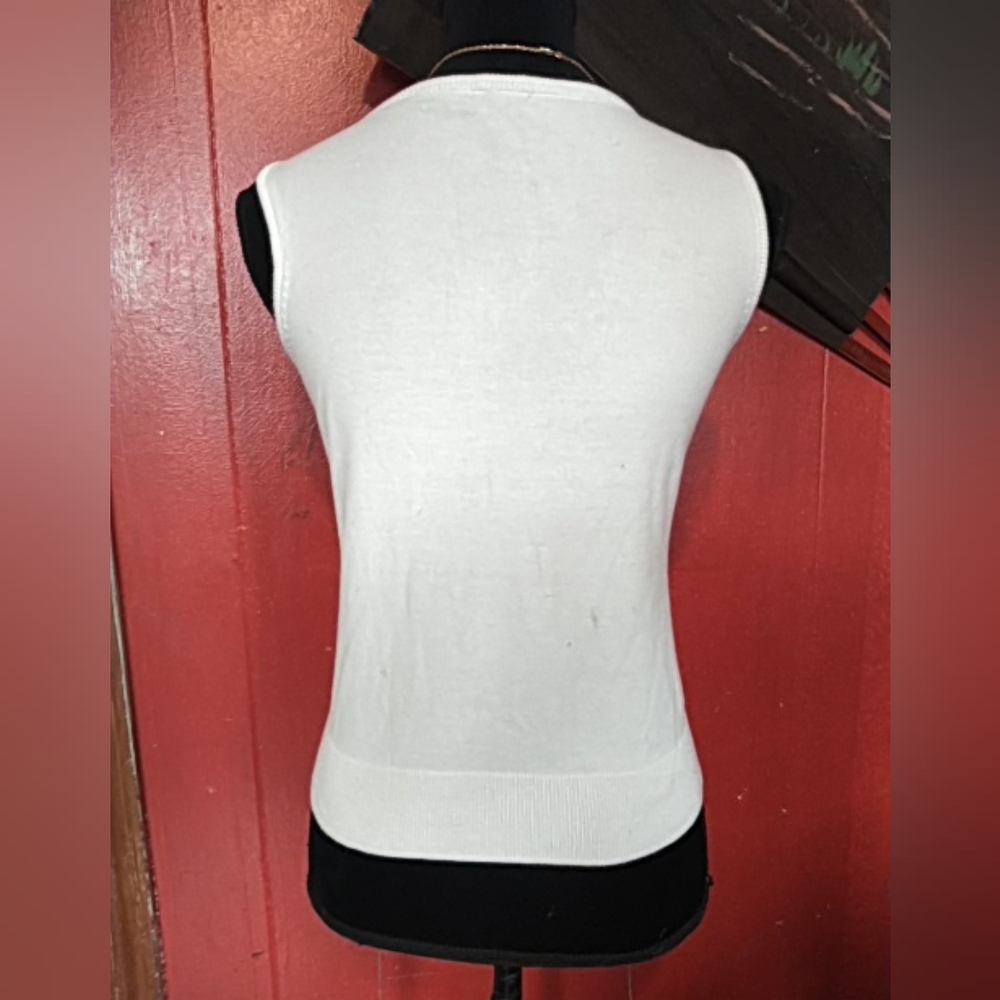 🛍️ BUNDLE ONLY 🛍️ TALBOTS LADIES WHITE SLEEVELESS TOP - Picture 2 of 8